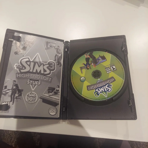 Sims 3: High-End Loft Stuff PC Game expansion - Picture 3 of 3